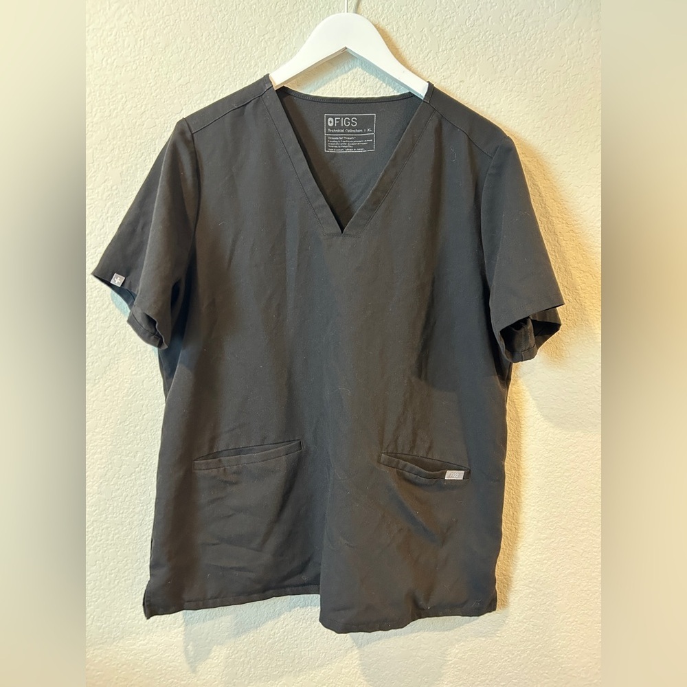 Figs Women’s Black Casma Three-Pocket Scrub Top - XL